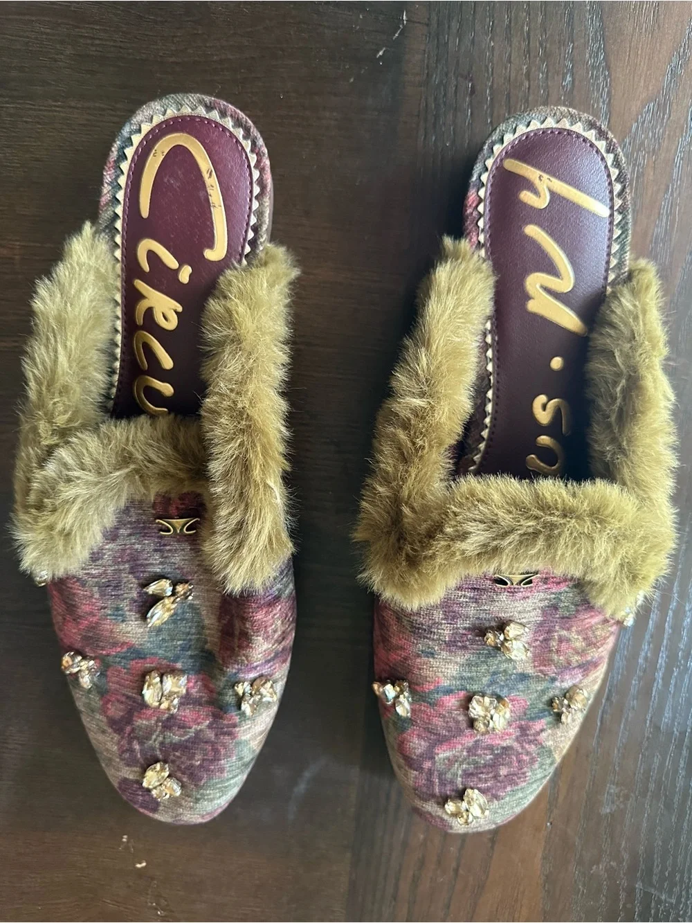 Floral Embroidered Shearling Espadrille Mule in Burgundy